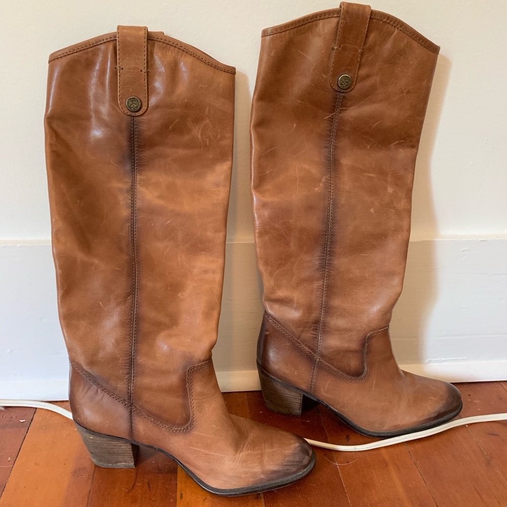 Vince camuto brown boots hardly worn size 7